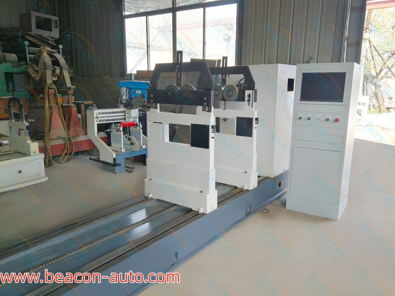 Станок для динамической балансировки рабочего колеса и лопастей вентилятора YFW-1000A